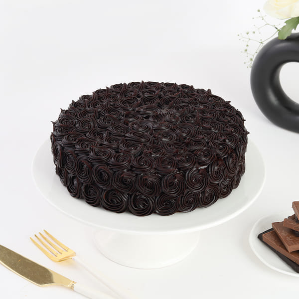 Indulgent Chocolate Rosette Cake