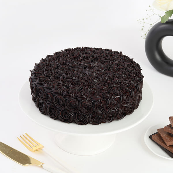 Indulgent Chocolate Rosette Cake