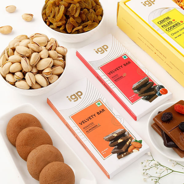 Indulgent Snacks Delight Hamper