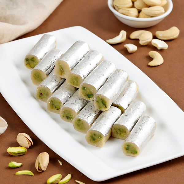 Irresistible Kaju Roll (400 GM)