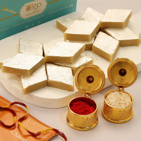 Kaju Katli With Holi Tikka Gift Set