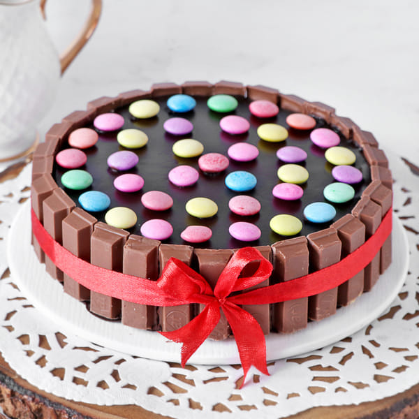 Kit Kat Cake (2 Kg)