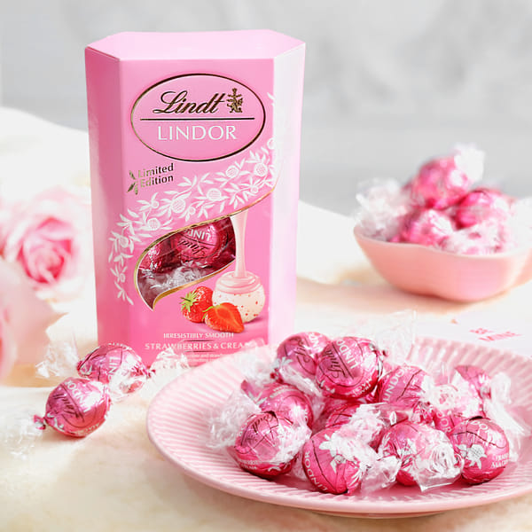 Lindt Lindor Strawberries & Cream Chocolate Truffles