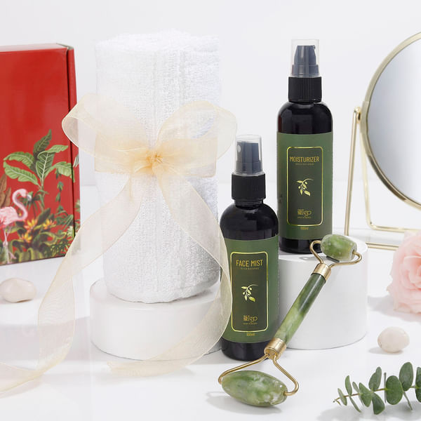 Luxurious Skincare Gift Hamper For Her