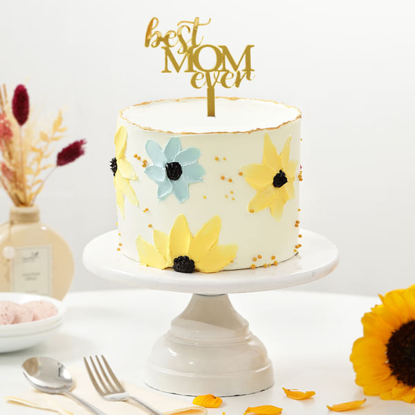 Mother's Day Special Floral Cake (Half kg)