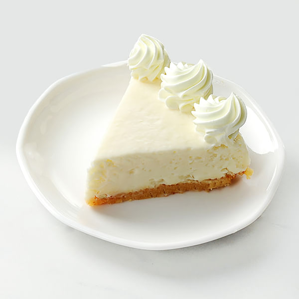 New York Baked Cheesecake Slice