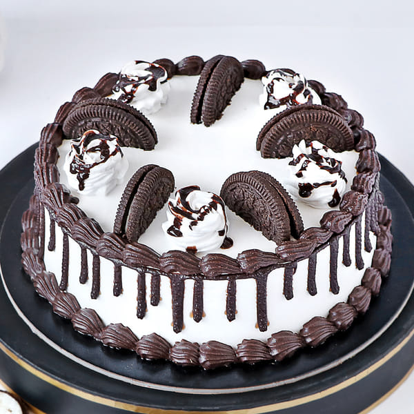 Oreo Drip Cake 1 Kg