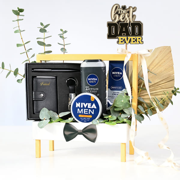 Personalized Grooming & Accessories Hamper for Dad