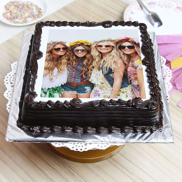 Personalized Picture-Perfect Chocolate Cake (1 Kg)