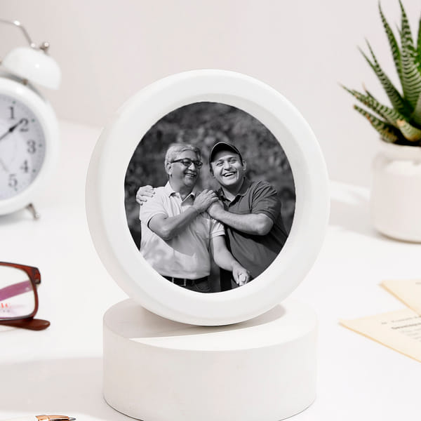 Personalized Round Wooden Photo Frame for Father's Day
