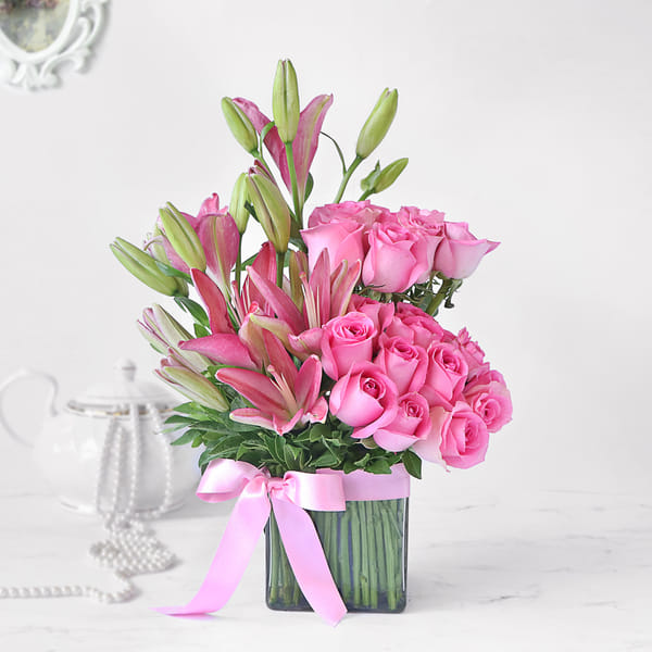 Pink Asiatic Lilies & Roses in Vase Arrangement