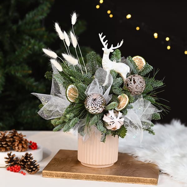 Reindeer Dreamscape Centerpiece