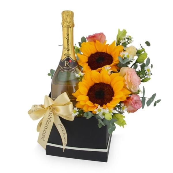 Riondo Moscato Wine x Flowers Gift Set