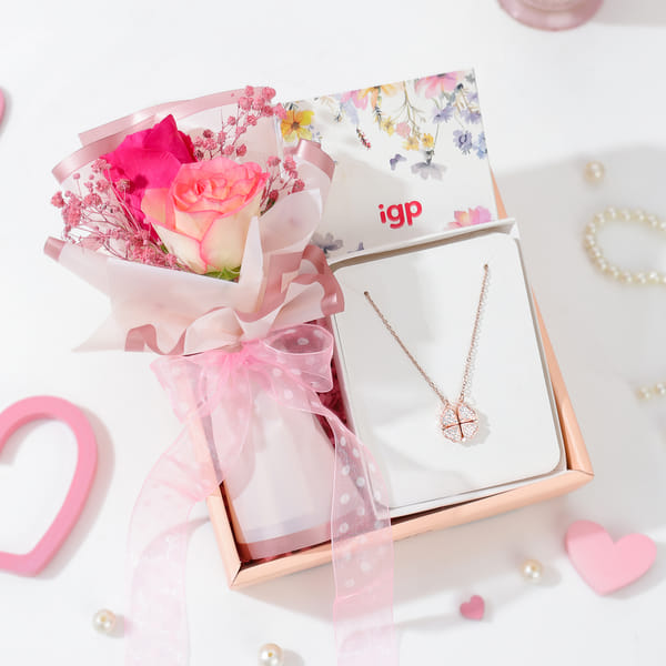 Rose Gold Heart Necklace with Fresh Roses