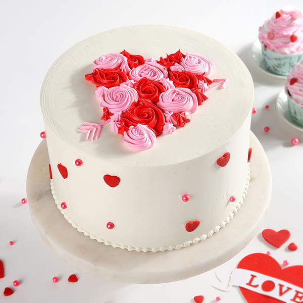 Rose Hearts Cake (2Kg)