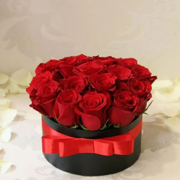 Roses in Black Box