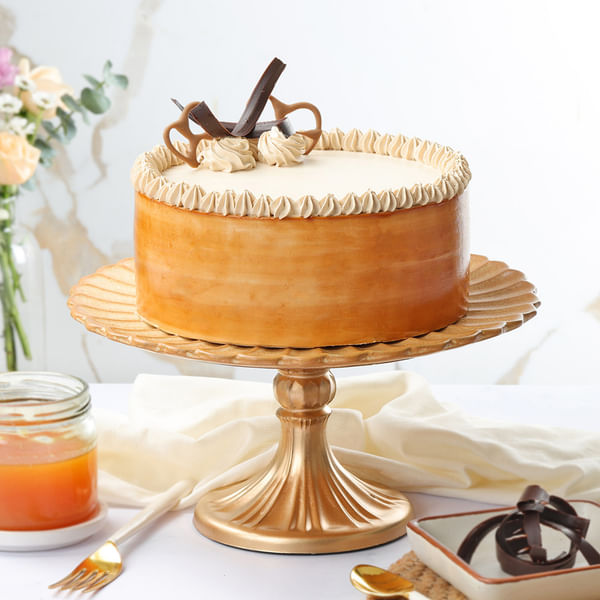 Salted Caramel Drizzle Fantasy Cake (1 Kg)