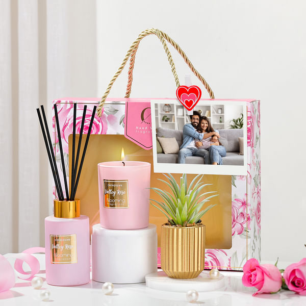 Scented Moments Personalized Gift Hamper For Couples