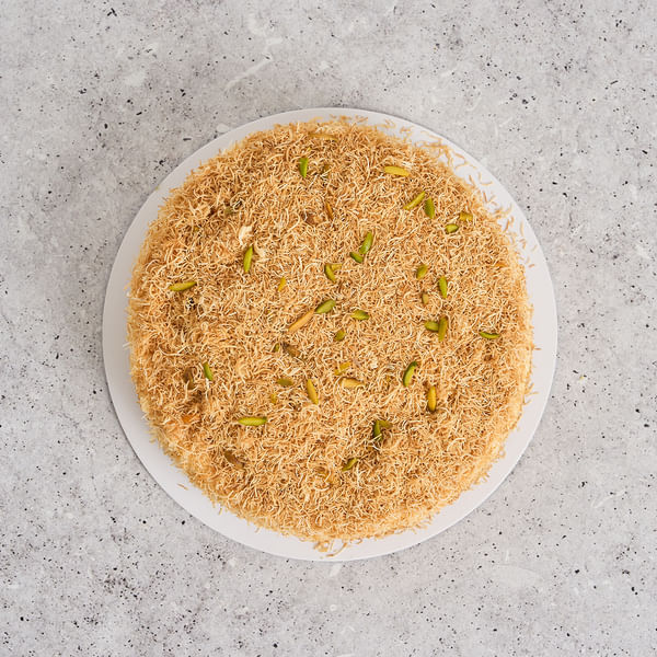 Scrumptious Kunafa Cream Cake (1450 Grams)