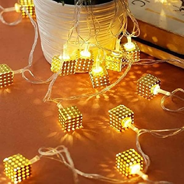 String Lights - 16 Cubes - 2.5 Meter