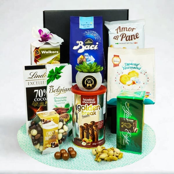 Buy/Send Sweet and Savoury Gift Collection Online | IGP | NZ1411833