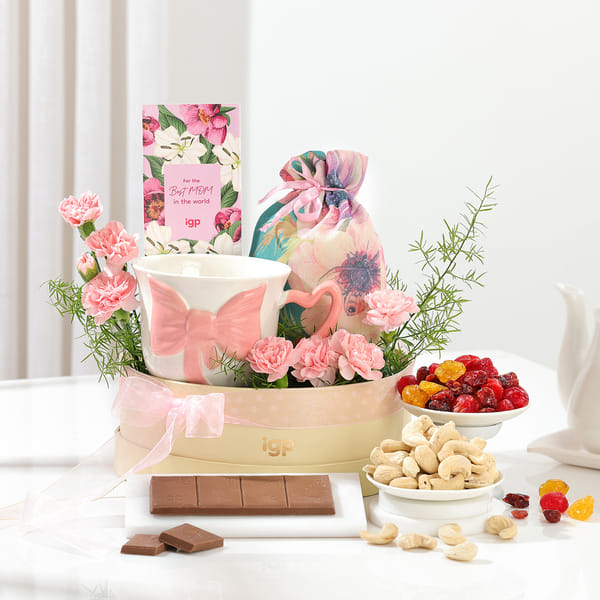 Sweet Moments Gift Hamper For Mom