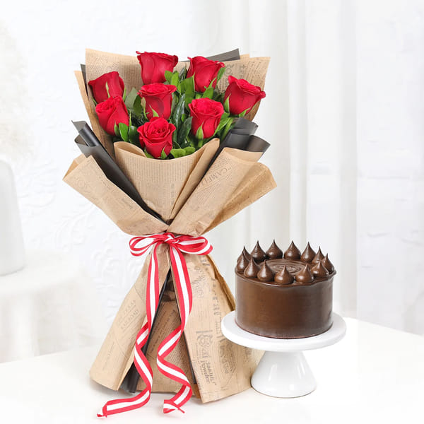 Sweet Red Roses Bouquet with Bento Cake (300g)