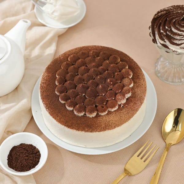 Tiramisu Cake