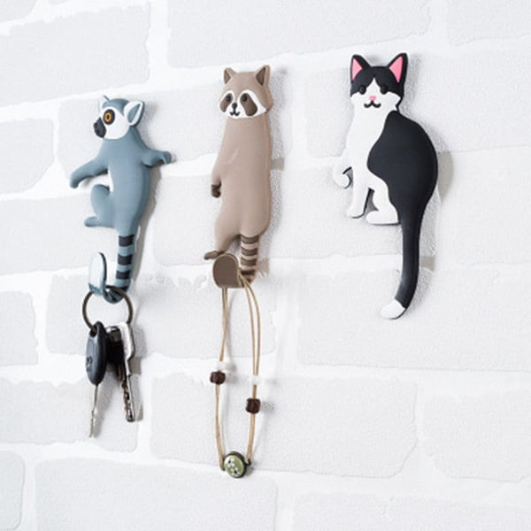 Traceless - Animal Hook - Assorted - Set Of 2
