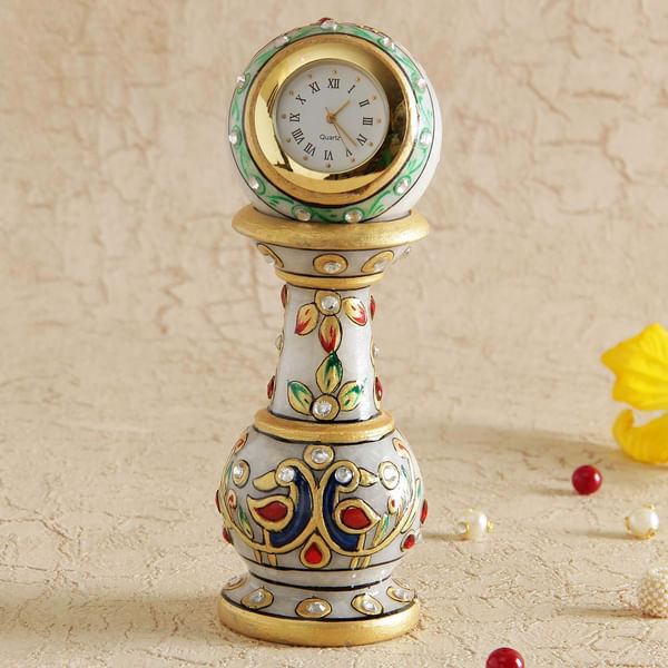 Traditional Vase Stand Table Clock