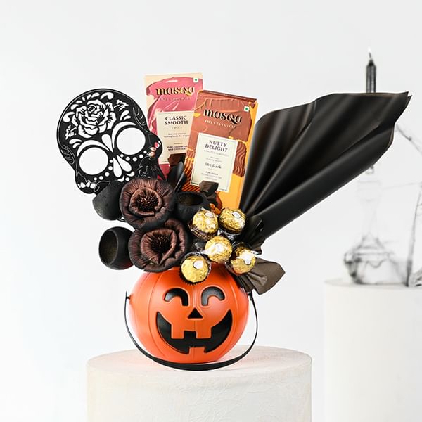 Trick Or Treats Halloween Blooms Basket