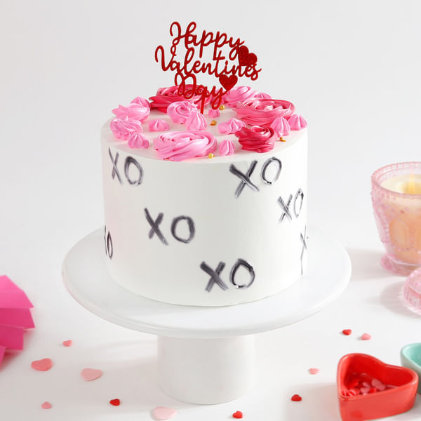 Valentine Love XOXO Cream Cake