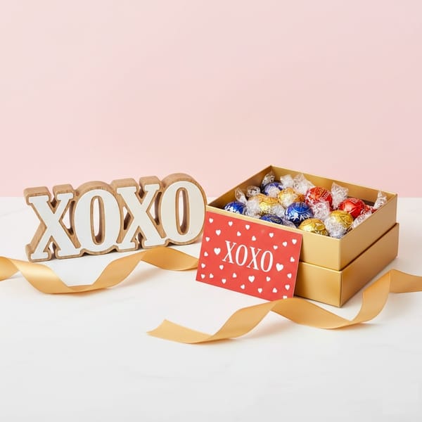 XOXO Decor & Chocolate Box