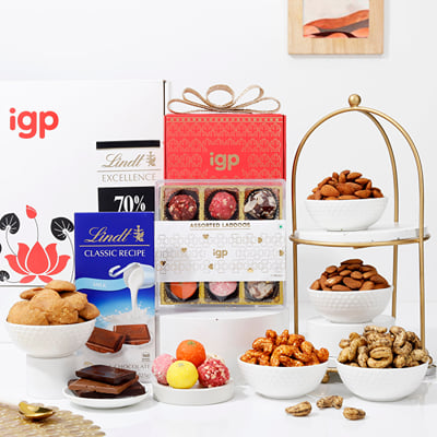 Buy/Send Deluxe Diwali Treats And Chocolate Gift Hamper Online | IGP ...