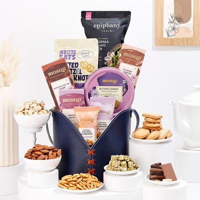 Buy/Send Gourmet Snacks In Leather Bag Gift Hamper Online | IGP ...