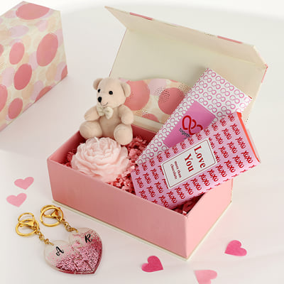 Buy/Send Personalized Keychain Gift Hamper Online | IGP | JVS1202115