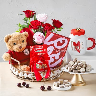 Buy/Send Roses And Teddy Valentine's Day Tray Hamper Online | IGP ...