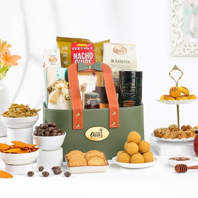 Buy/Send Sweet And Savoury Gourmet Basket Online | IGP | JVS1418262