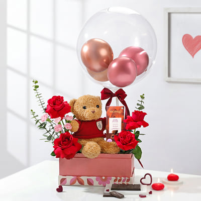 Send Teddy And Blooms Valentines Day Gift Hamper Online, Same Day ...