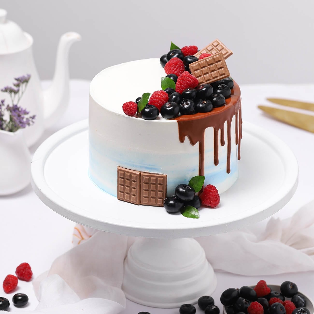 Chocolate Berry Bliss Cake (Half Kg)