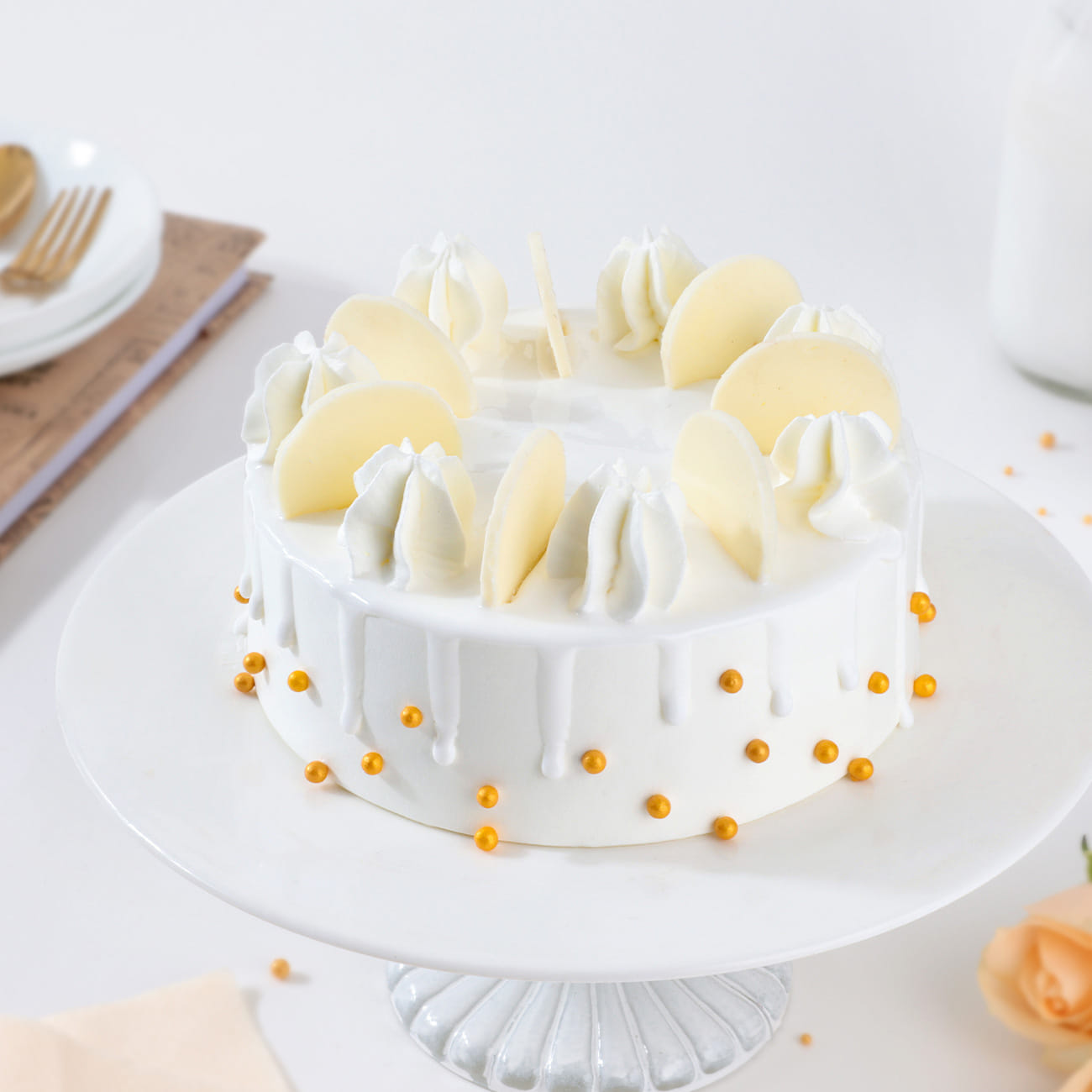 Cloudy White Cream Cake