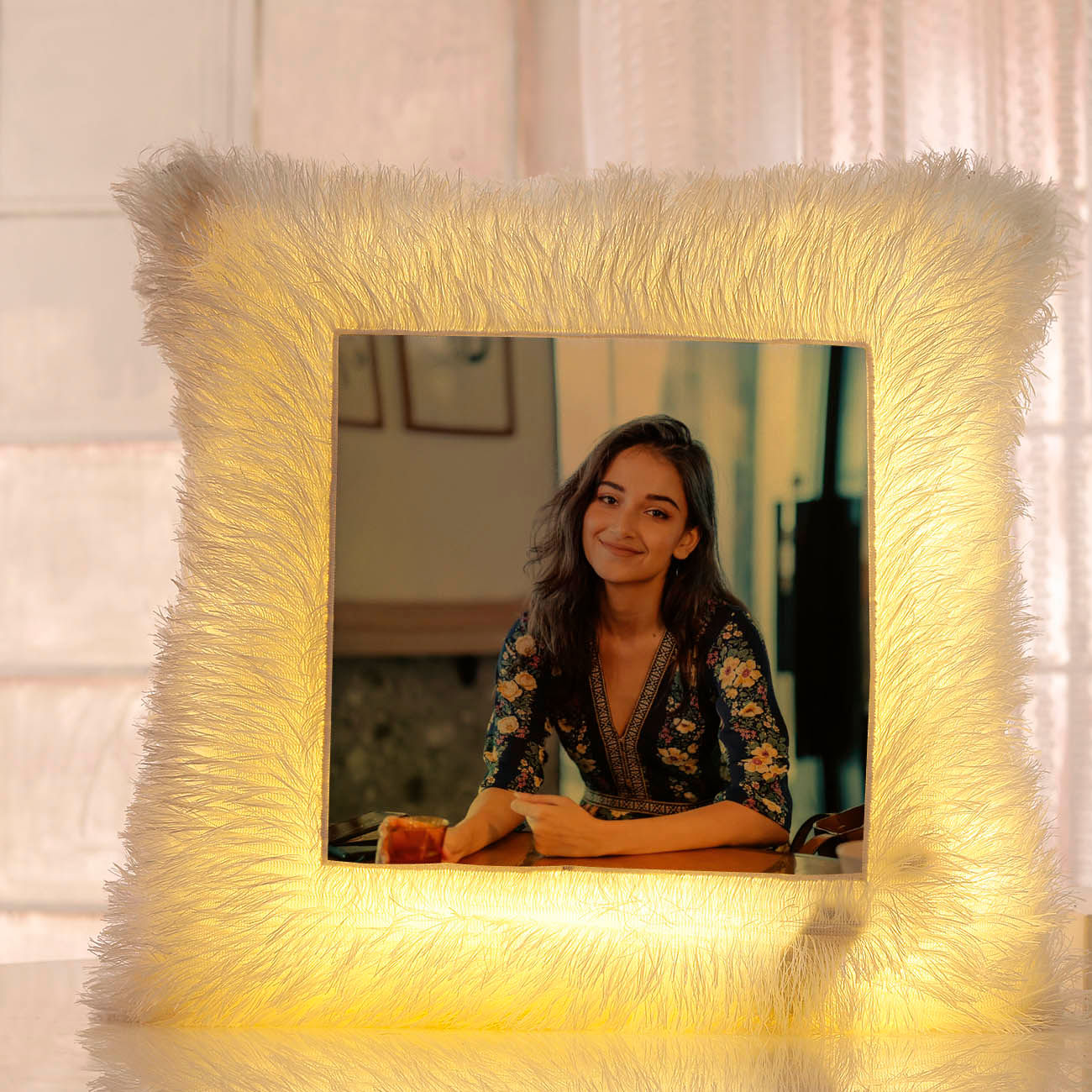 Cozy Companion - Personalized LED Fur Cushion