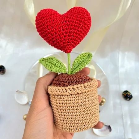 Crochet Heart Pot