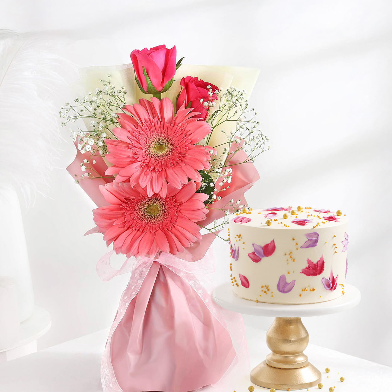Floral Bliss Cake With Elegant Blooms Bouquet