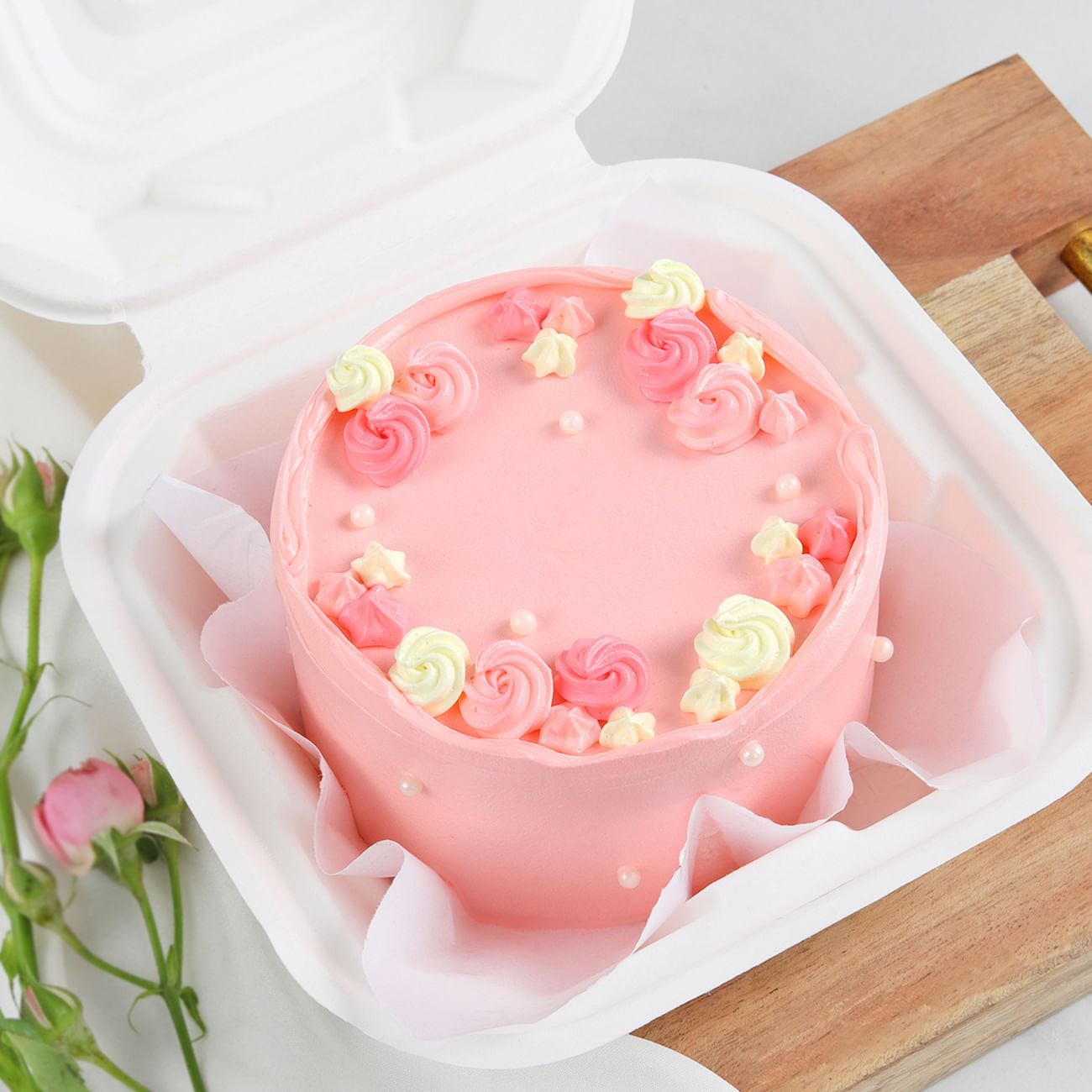 Floral Treat Pineapple Cake (250 Gms)