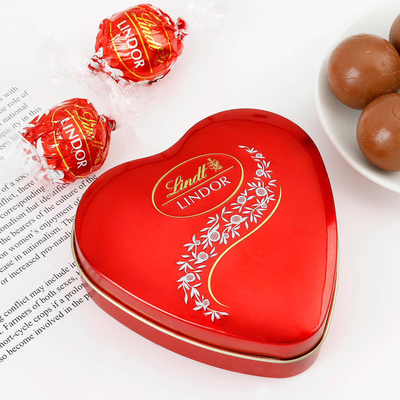 Lindt Lindor Chocolate Heart Tin Box 62.5g