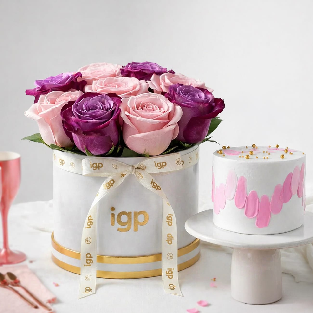 Majestic Rose Arrangement & Pink Delight Cake