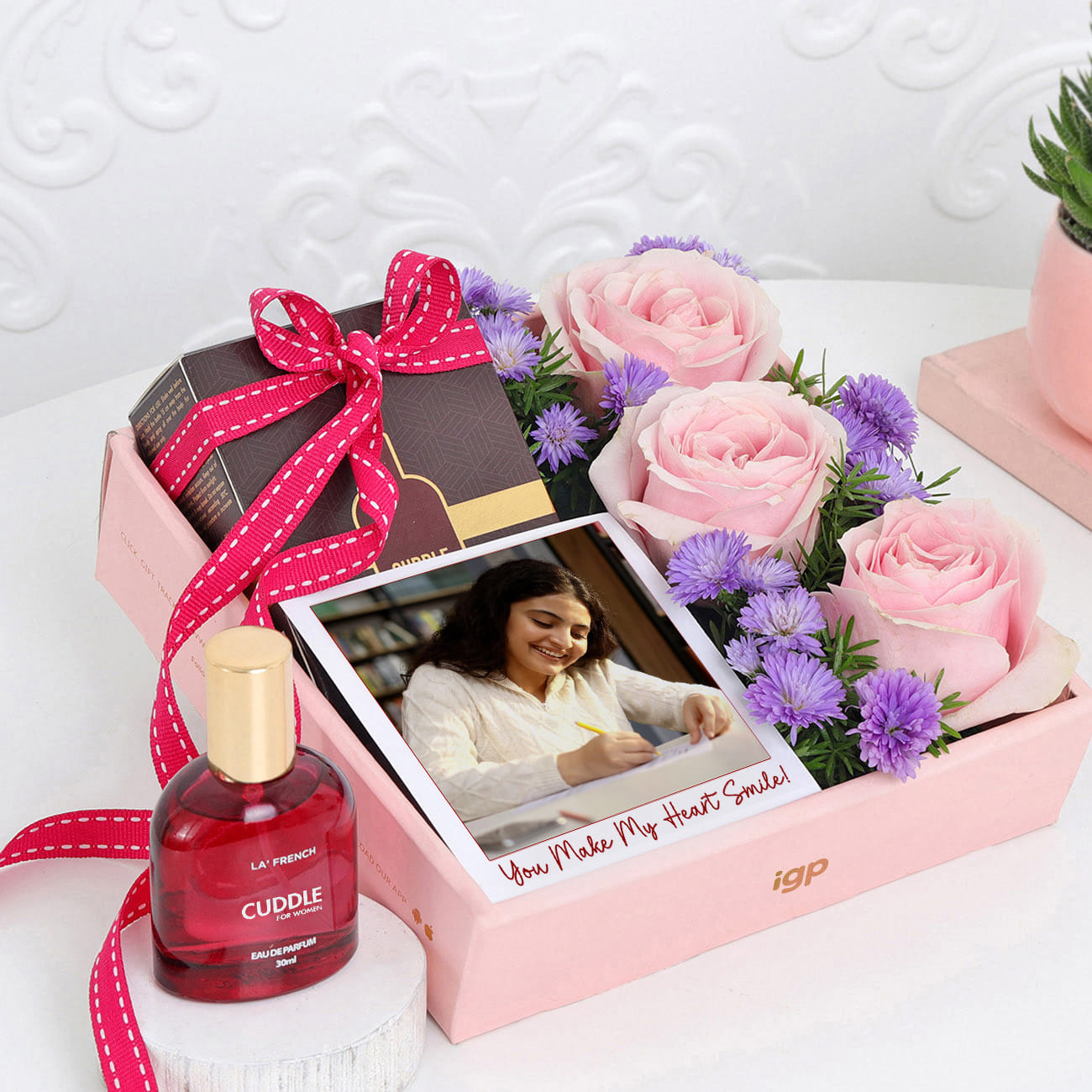Personalized Cuddle And Roses Deluxe Gift Set