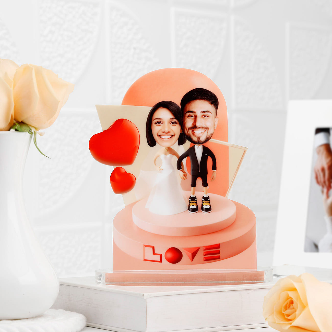 Personalized Love Caricature Stand