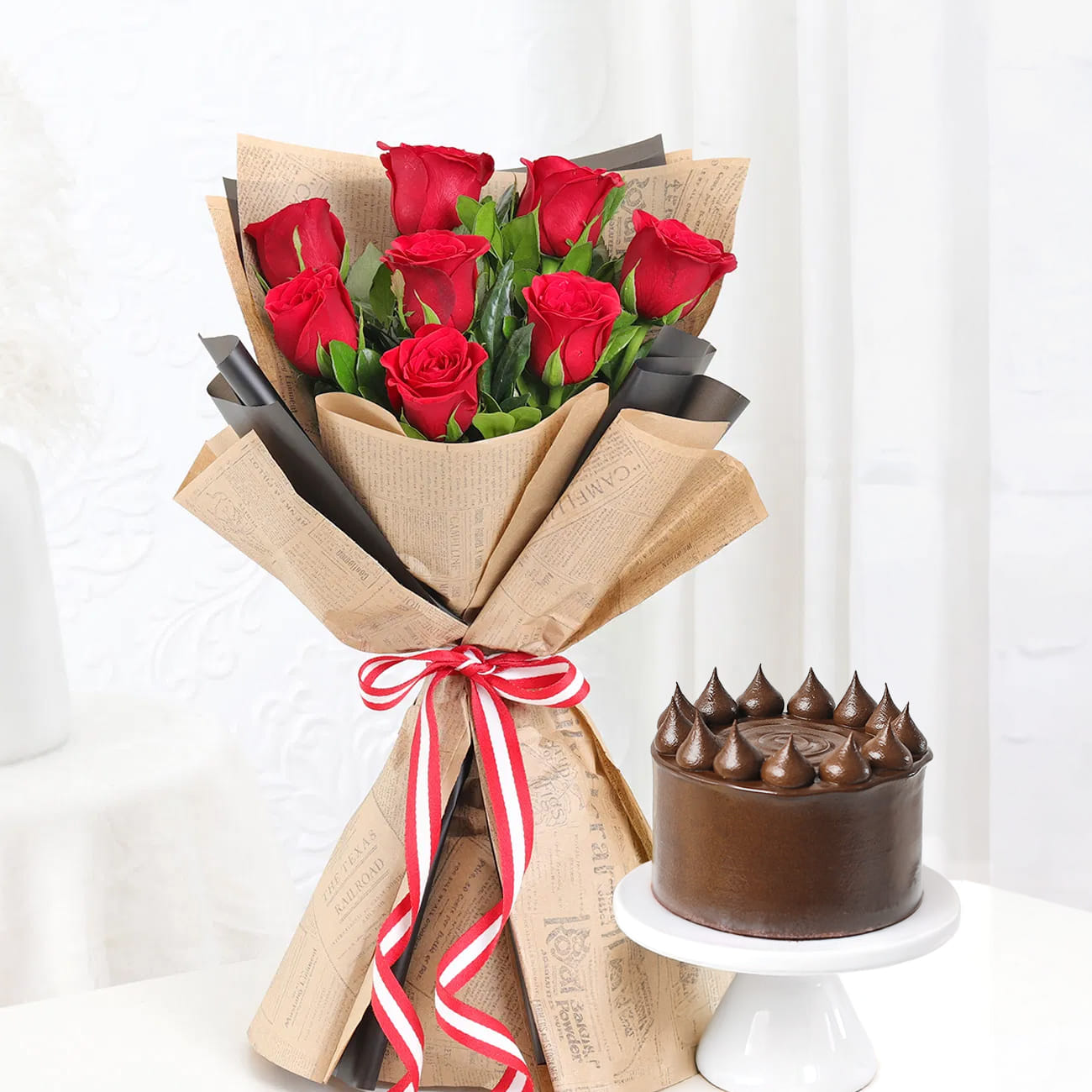 Sweet Red Roses Bouquet with Bento Cake (300g)